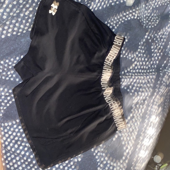 Shorts - Picture 3 of 3